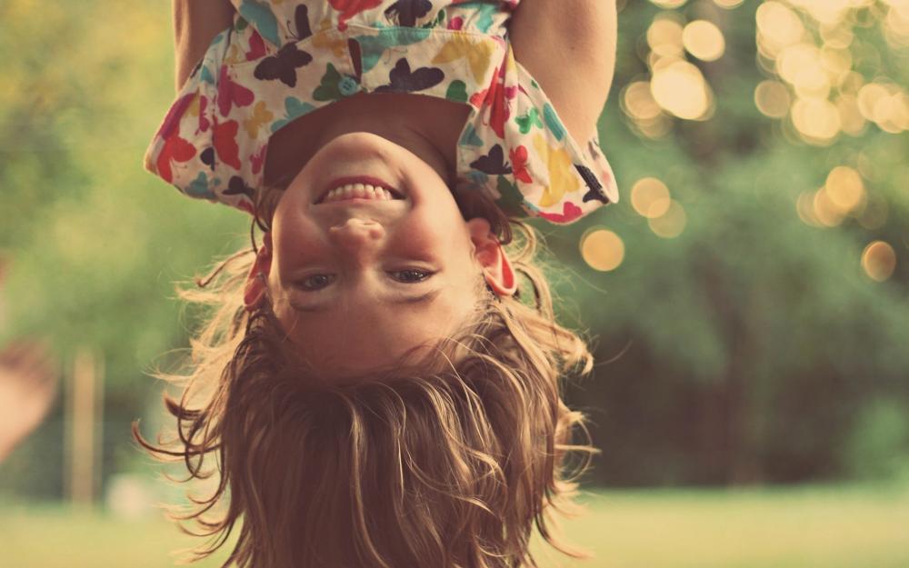 نام: upside-down-girl-kid-joy-bokeh-lights-hd-wallpaper.jpg نمایش: 21 اندازه: 62.6 کیلو بایت