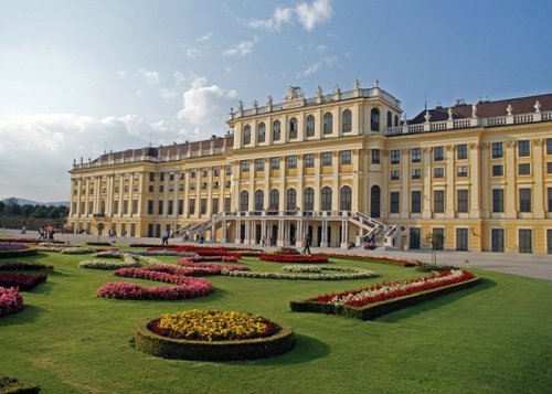 نام: LG_1357800861_._schonbrunn_palace1.jpg نمایش: 40 اندازه: 44.1 کیلو بایت
