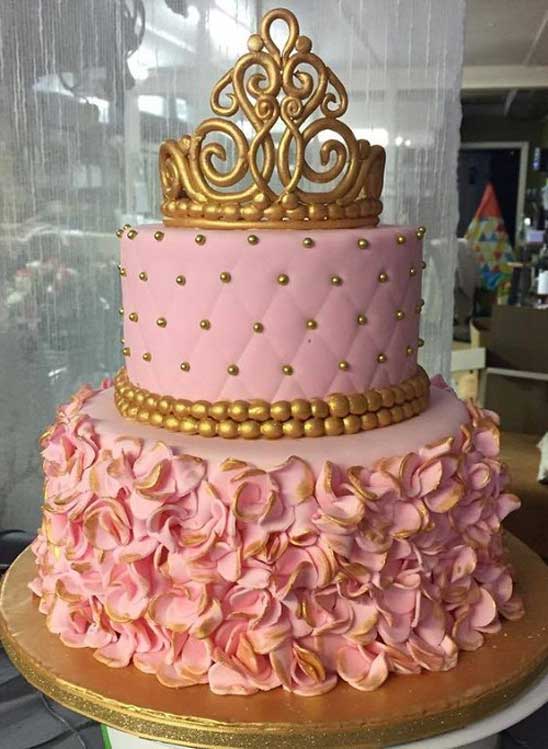 نام: pink-flowers-and-gold-crown-birthday-cakes-for-girls.jpg نمایش: 119 اندازه: 51.8 کیلو بایت